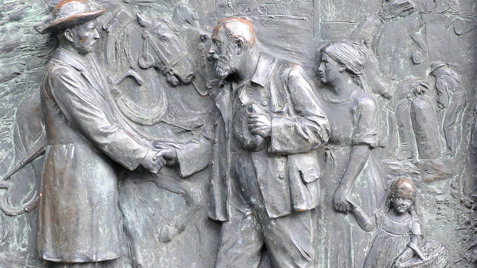 Detail vom Raiffeisen-Denkmal. Foto: Raiffeisen-Gesellschaft / Juliane Herrmann