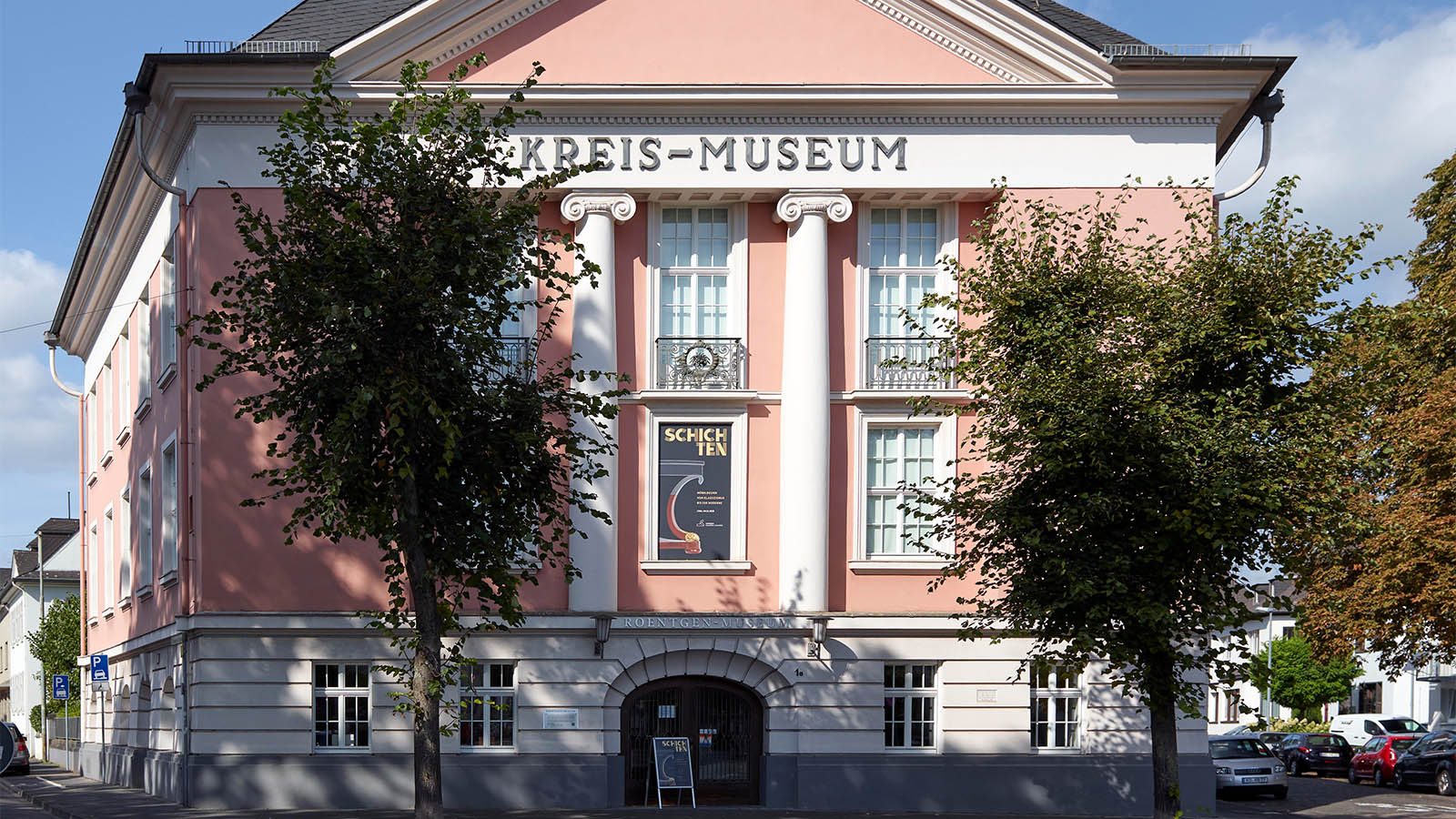Ein Raum im Roentgenmuseum widmet sich dem Wirken Raiffeisens. Foto: Wolfgang Thillmann