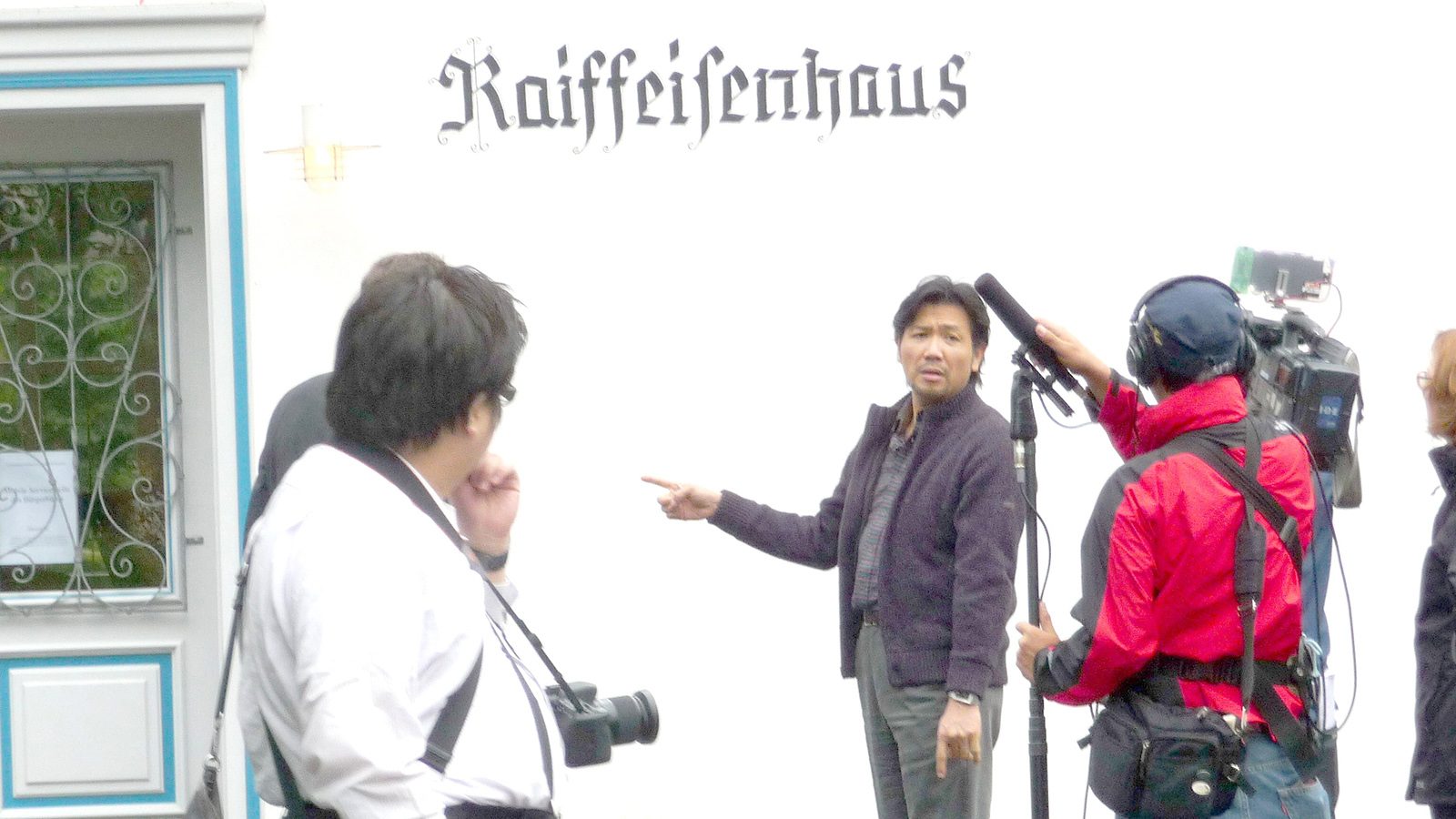 Das japanische Fernsehen im Raiffeisen-Begegnungs-Zentrum. Foto: Raiffeisen-Gesellschaft